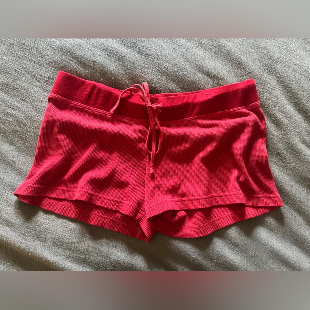 Red Hard Tail shorts